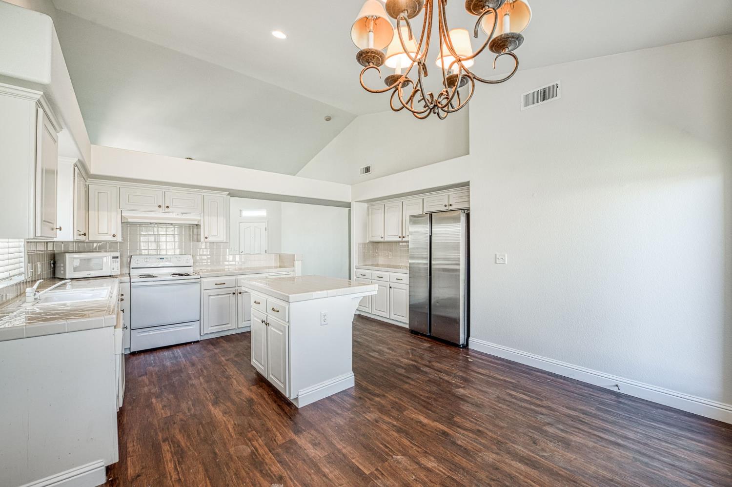 2636 E Plymouth Way, Fresno, CA 93720