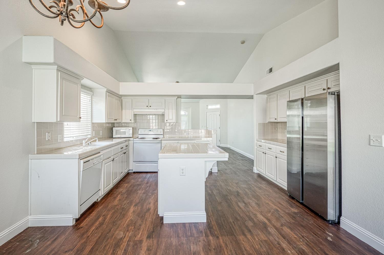 2636 E Plymouth Way, Fresno, CA 93720