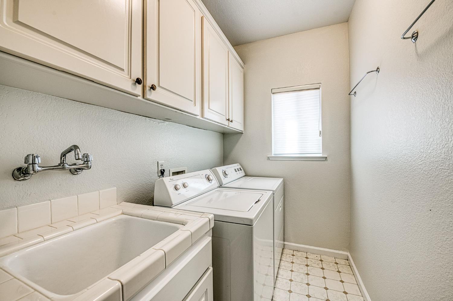 2636 E Plymouth Way, Fresno, CA 93720