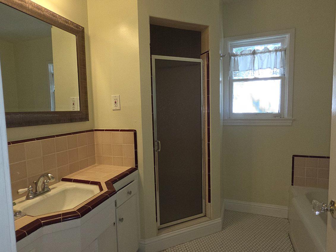 2004 E Terrace #104, Fresno, CA 93703