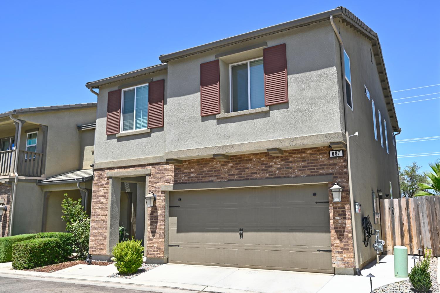 887 Wishon Ave W, Madera, CA 93636