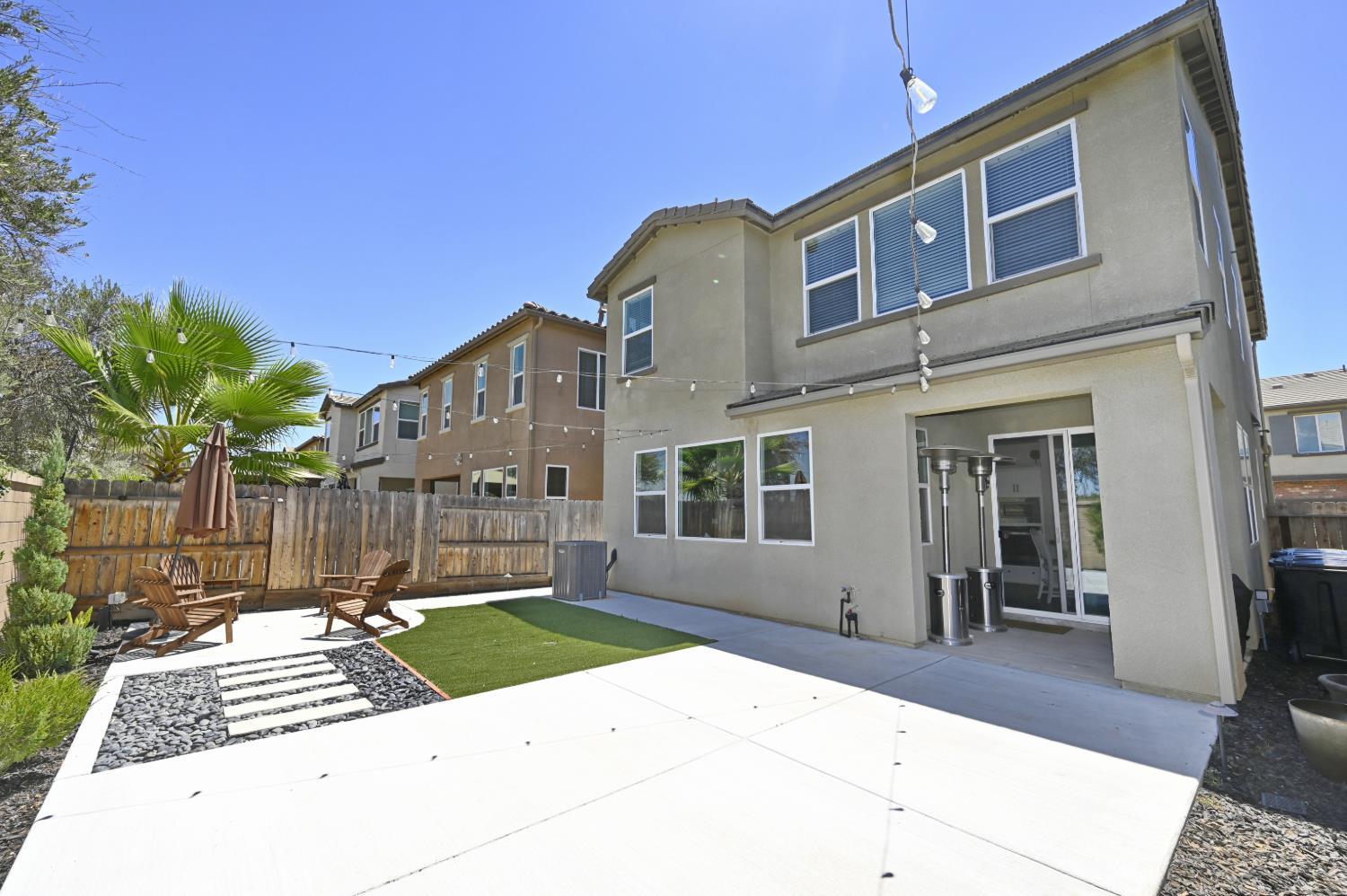 887 Wishon Ave W, Madera, CA 93636