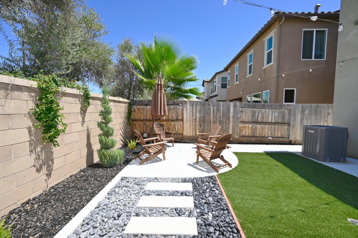 887 Wishon Ave W, Madera, CA 93636