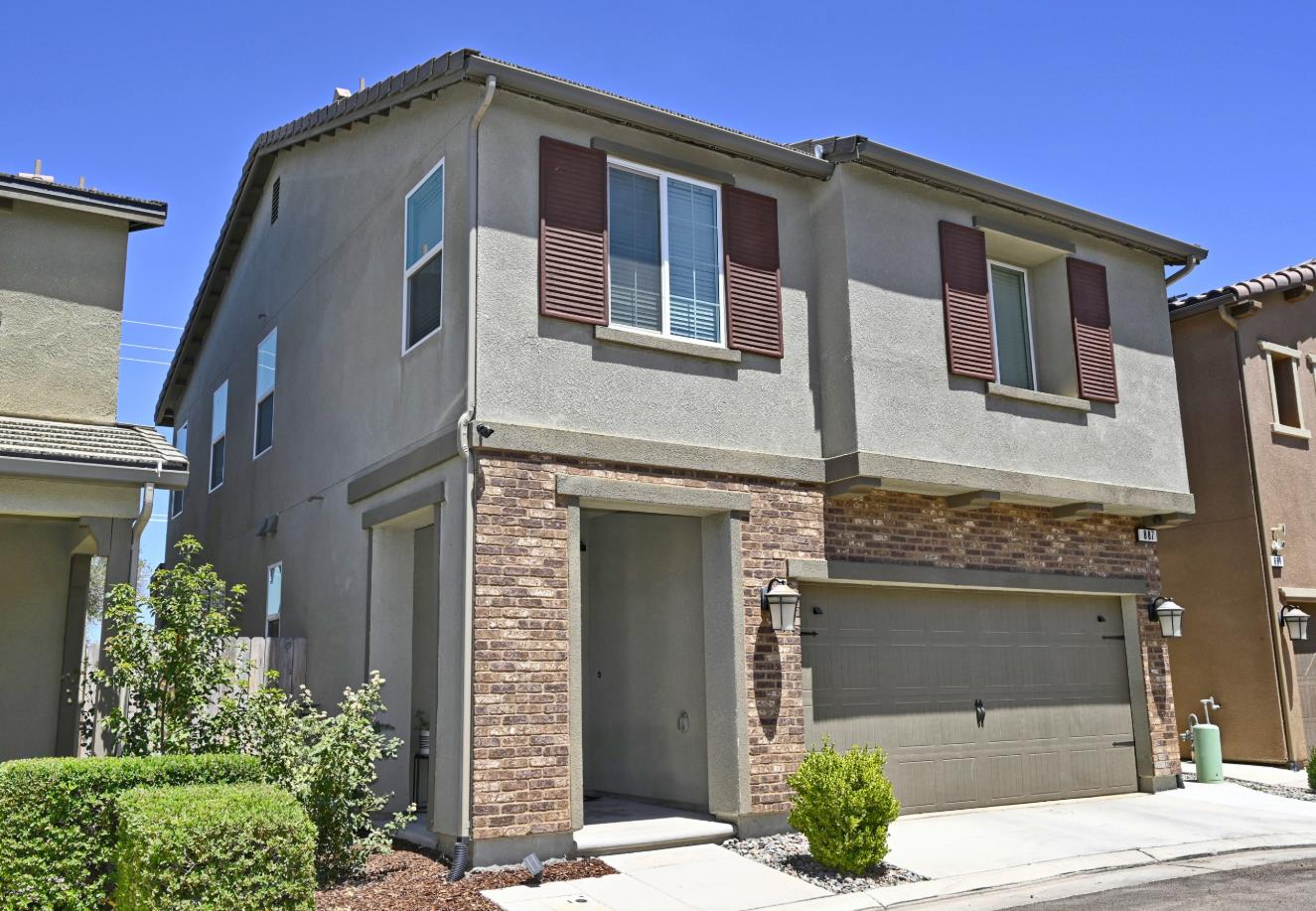887 Wishon Ave W, Madera, CA 93636