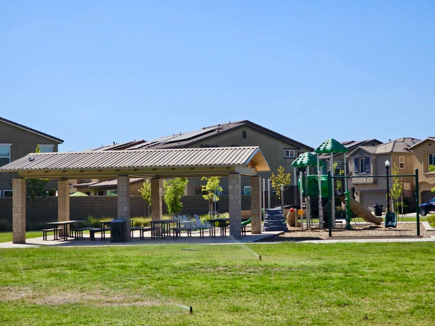 887 Wishon Ave W, Madera, CA 93636