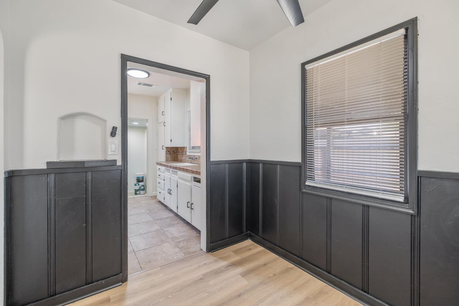 1114 N Conyer St, Visalia, CA 93291