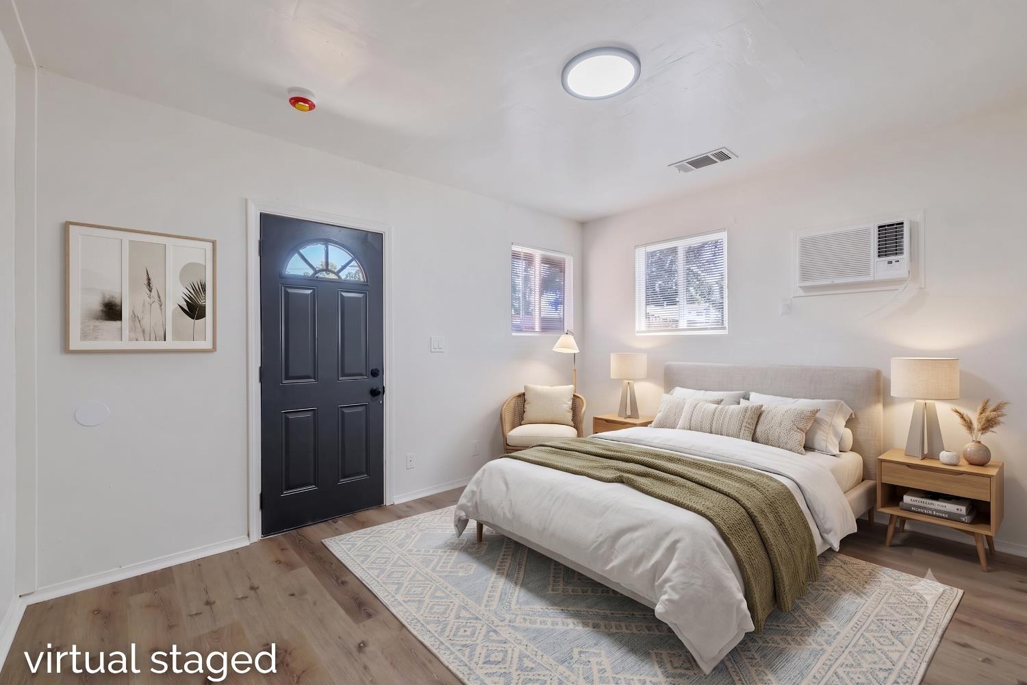 1114 N Conyer St, Visalia, CA 93291