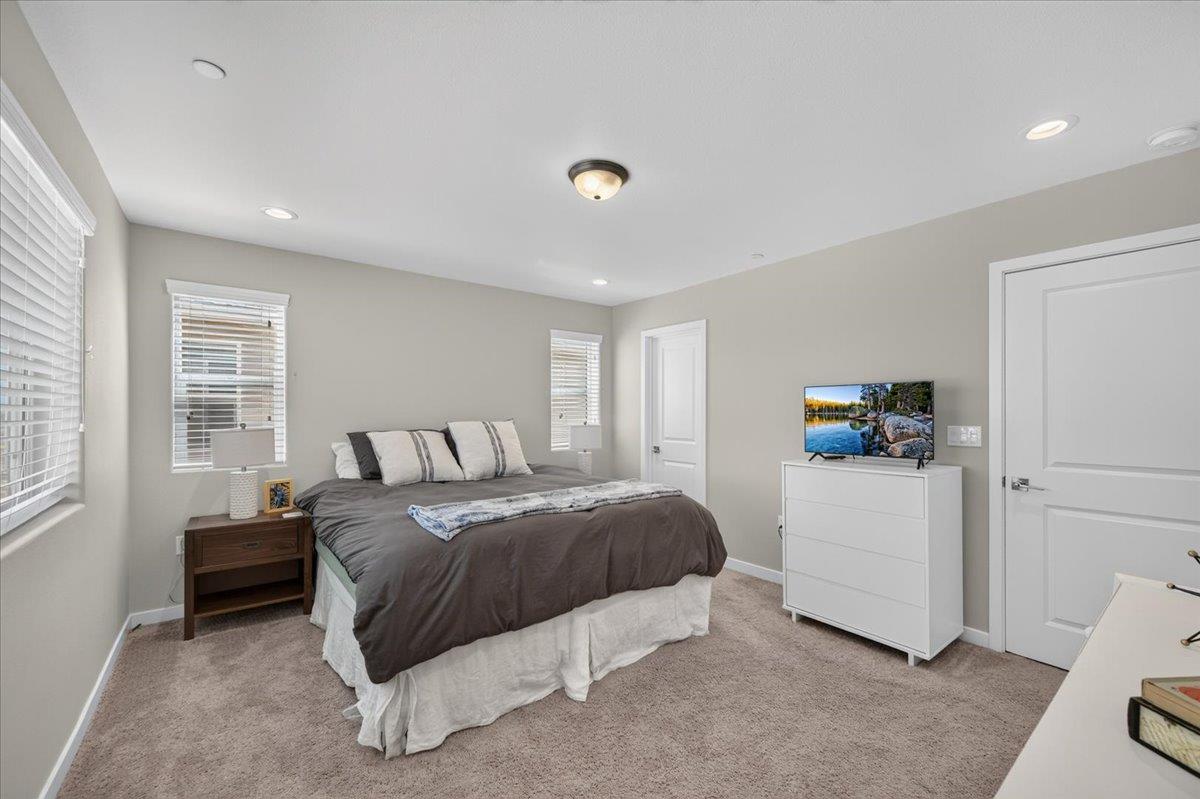 4159 Vincent Rd, Madera, CA 93636