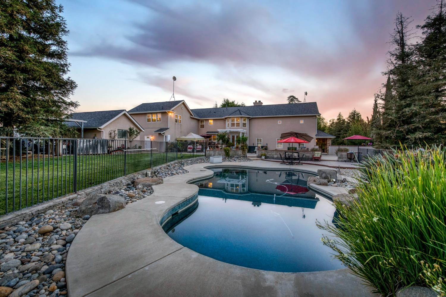 8584 N Madsen Ave, Clovis, CA 93619