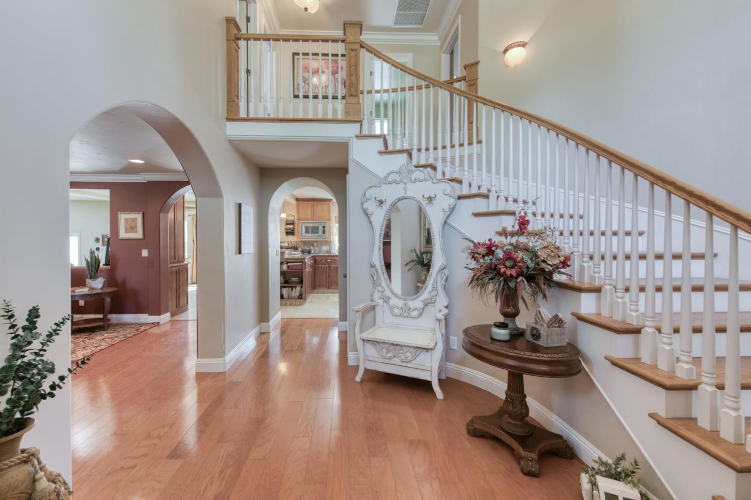 8584 N Madsen Ave, Clovis, CA 93619