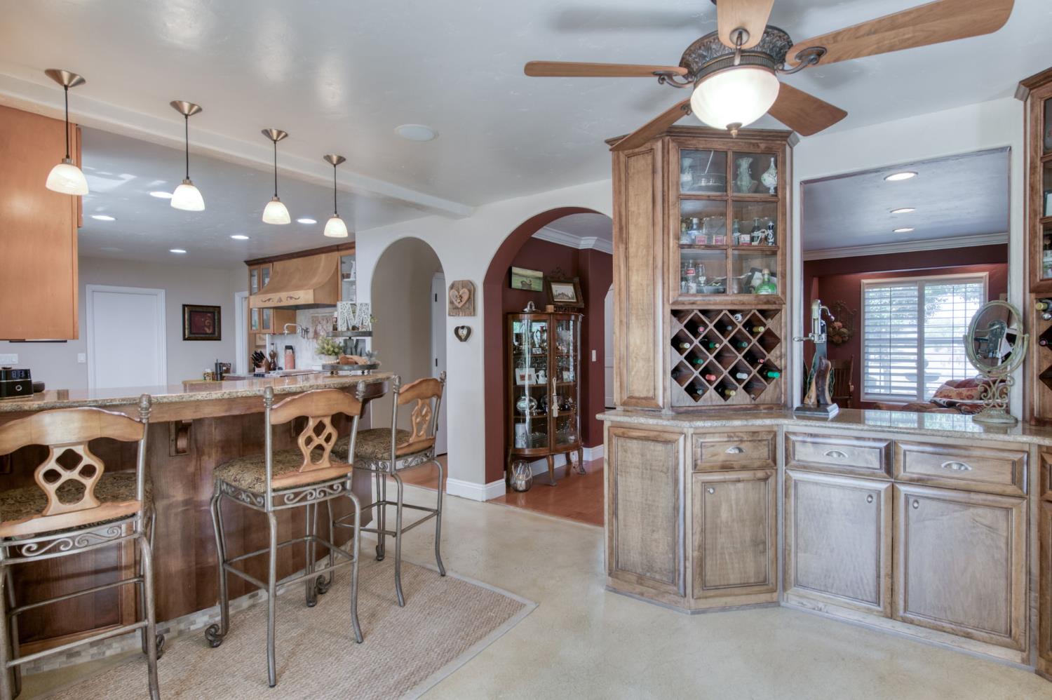 8584 N Madsen Ave, Clovis, CA 93619
