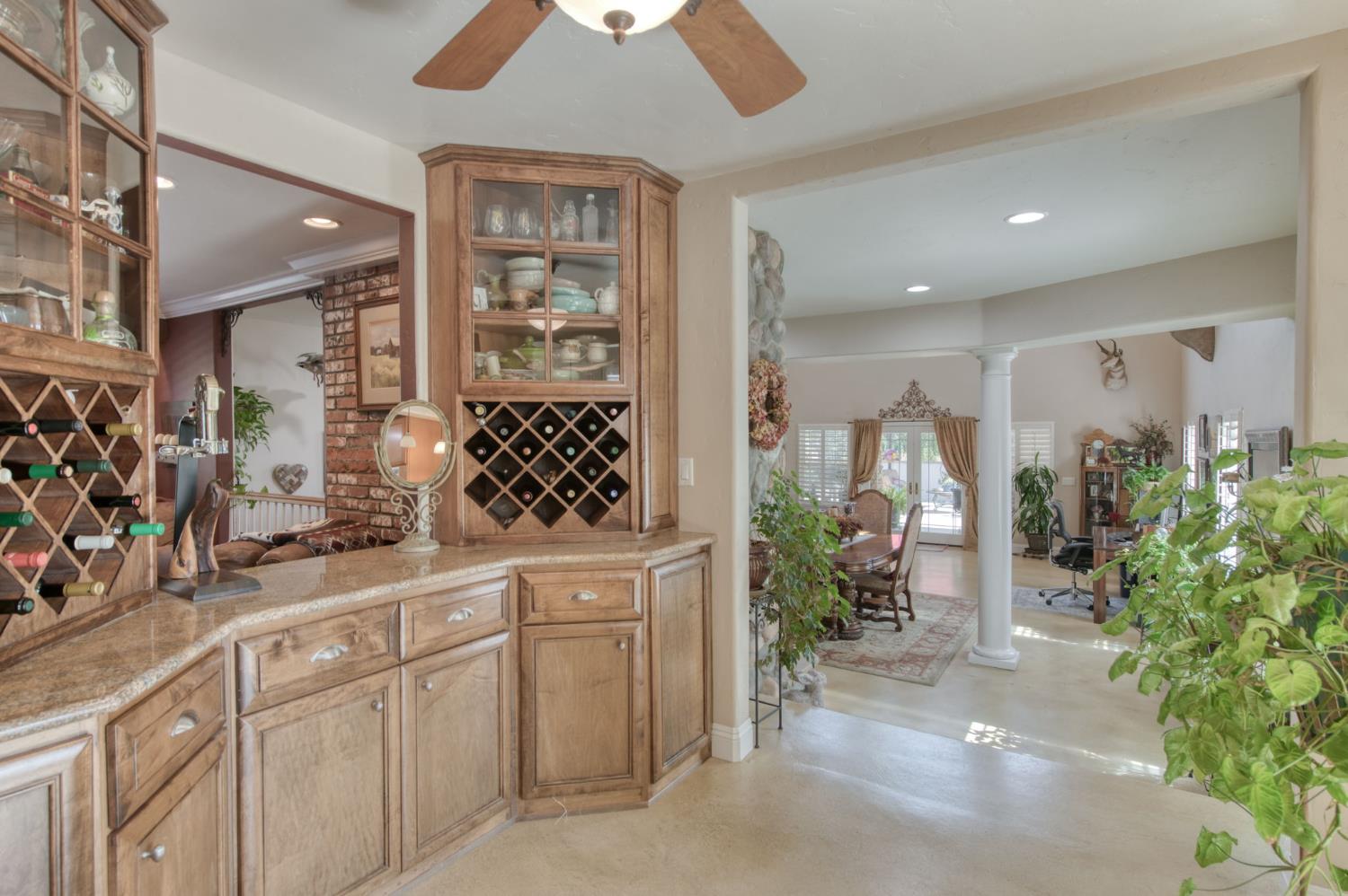 8584 N Madsen Ave, Clovis, CA 93619