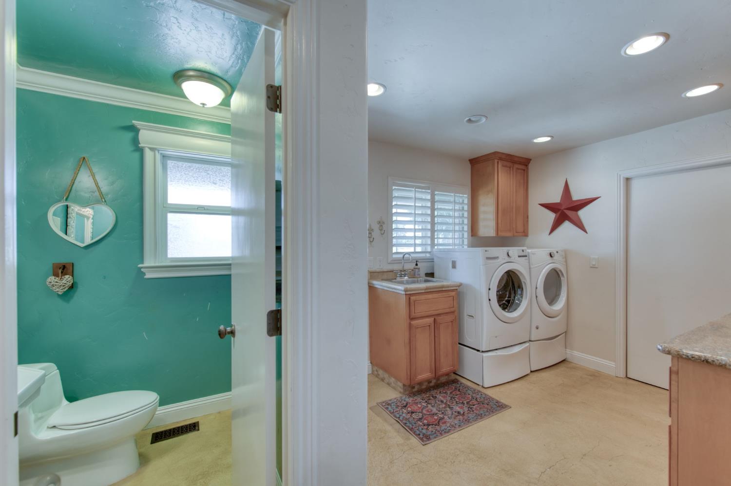 8584 N Madsen Ave, Clovis, CA 93619