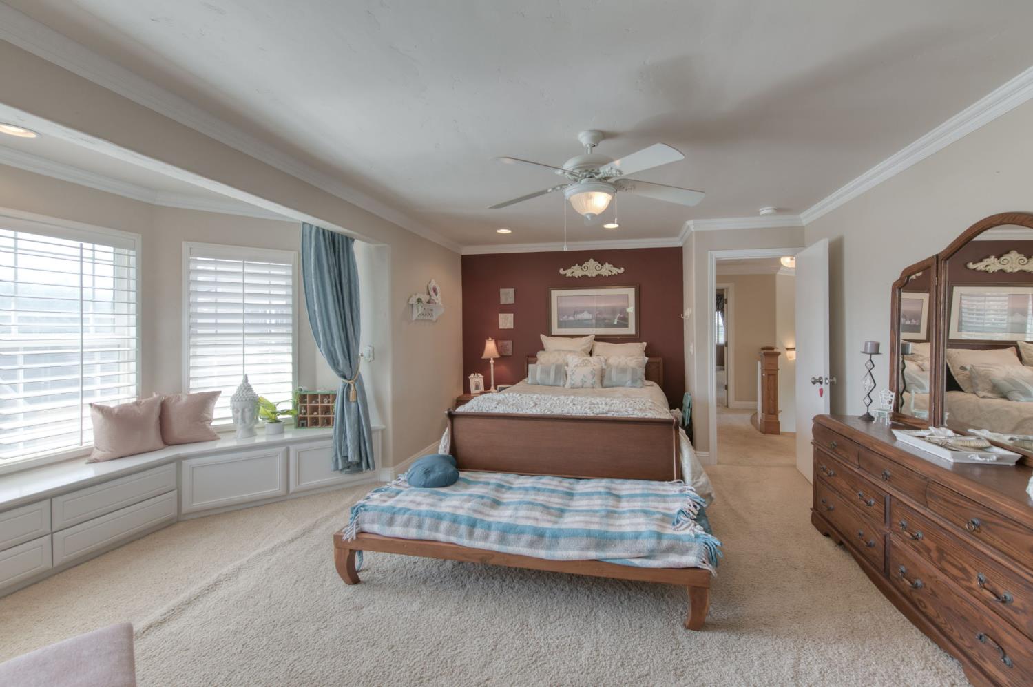 8584 N Madsen Ave, Clovis, CA 93619