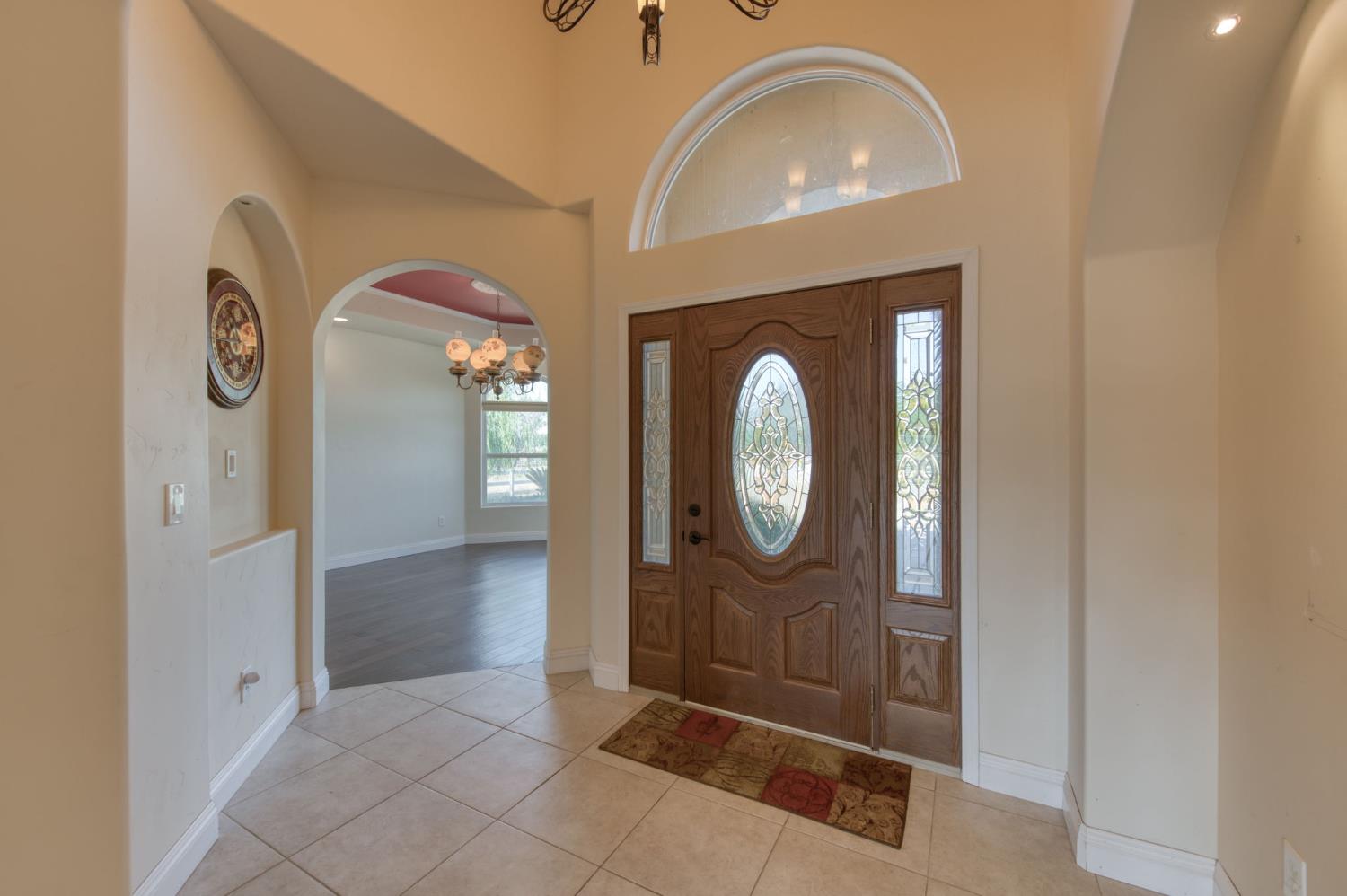 8584 N Madsen Ave, Clovis, CA 93619