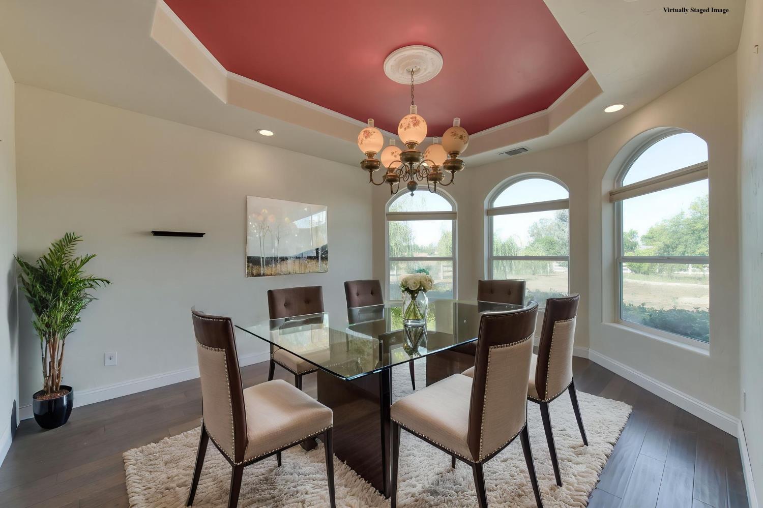 8584 N Madsen Ave, Clovis, CA 93619