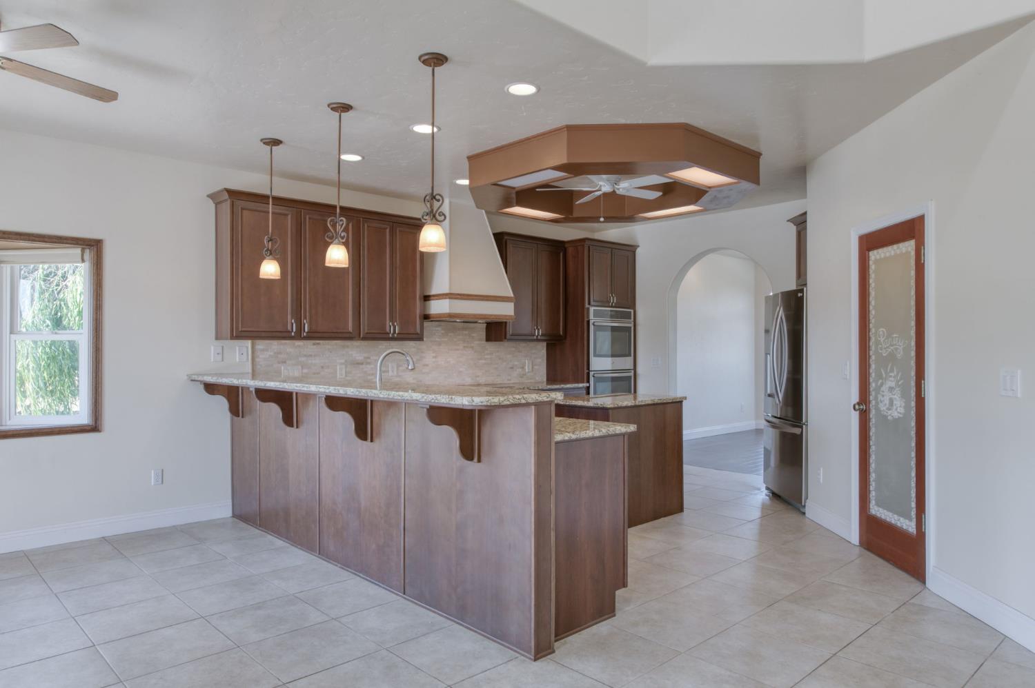 8584 N Madsen Ave, Clovis, CA 93619