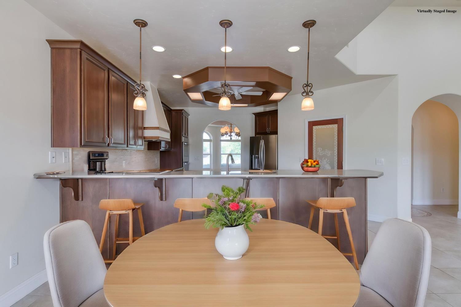 8584 N Madsen Ave, Clovis, CA 93619