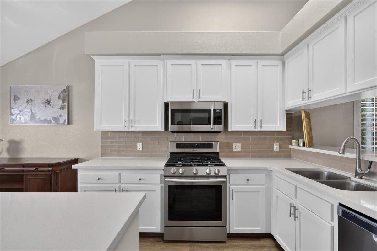 8531 N Talladega Way, Fresno, CA 93720