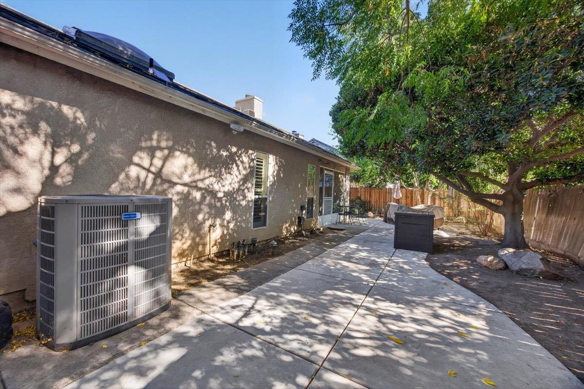 8531 N Talladega Way, Fresno, CA 93720