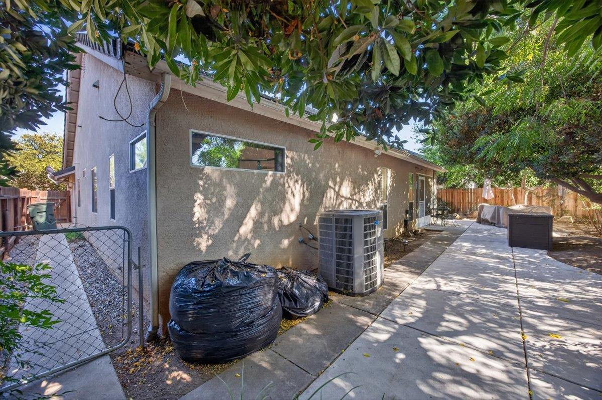 8531 N Talladega Way, Fresno, CA 93720