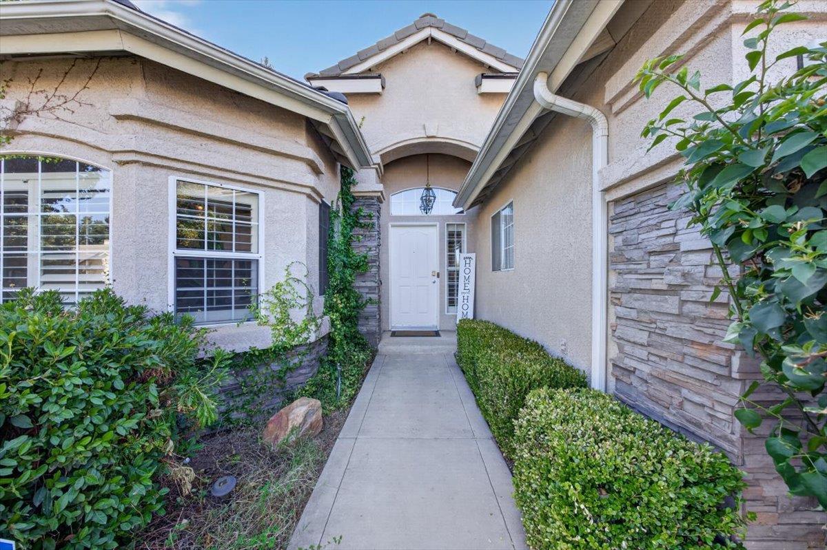 8531 N Talladega Way, Fresno, CA 93720