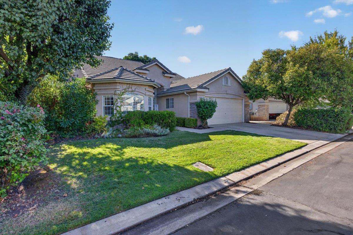 8531 N Talladega Way, Fresno, CA 93720