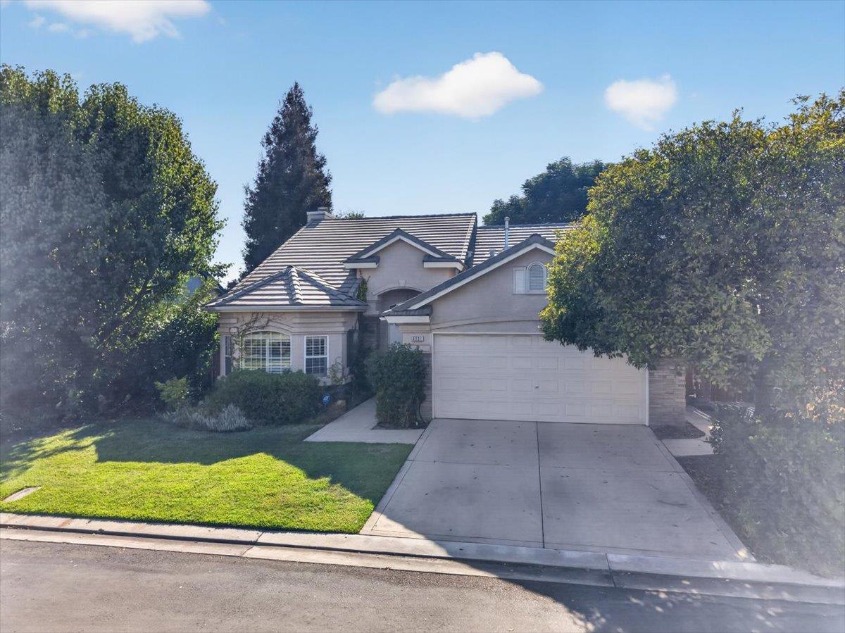 8531 N Talladega Way, Fresno, CA 93720