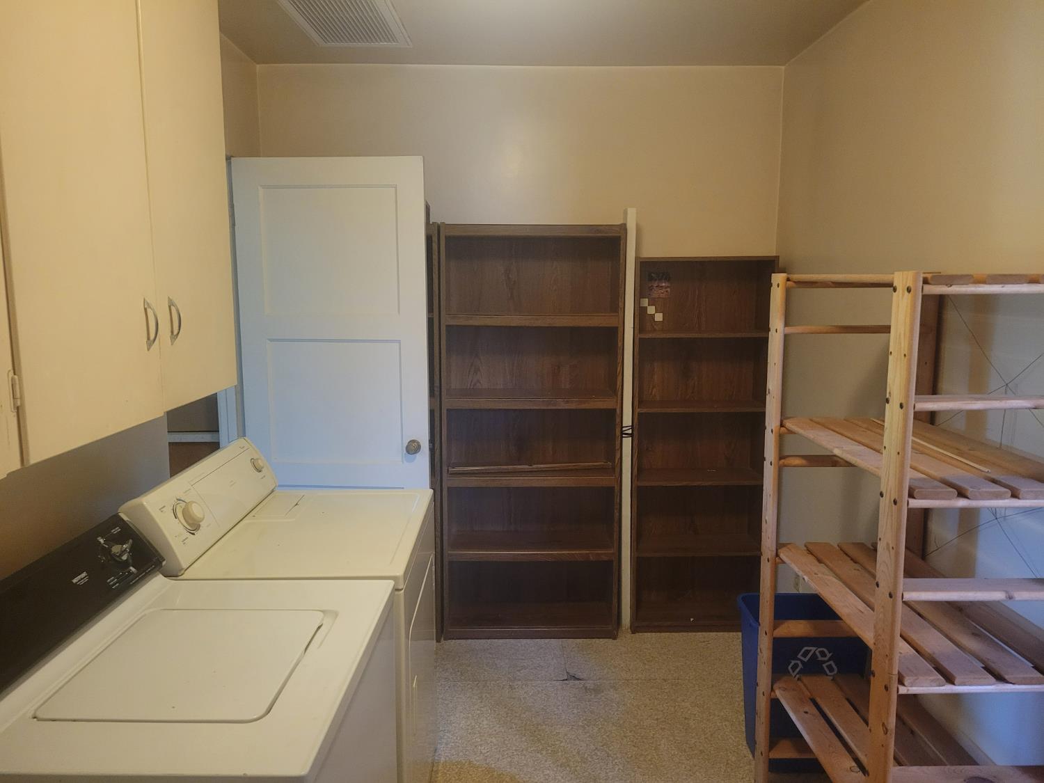513 Fairview Ave, Madera, CA 93637