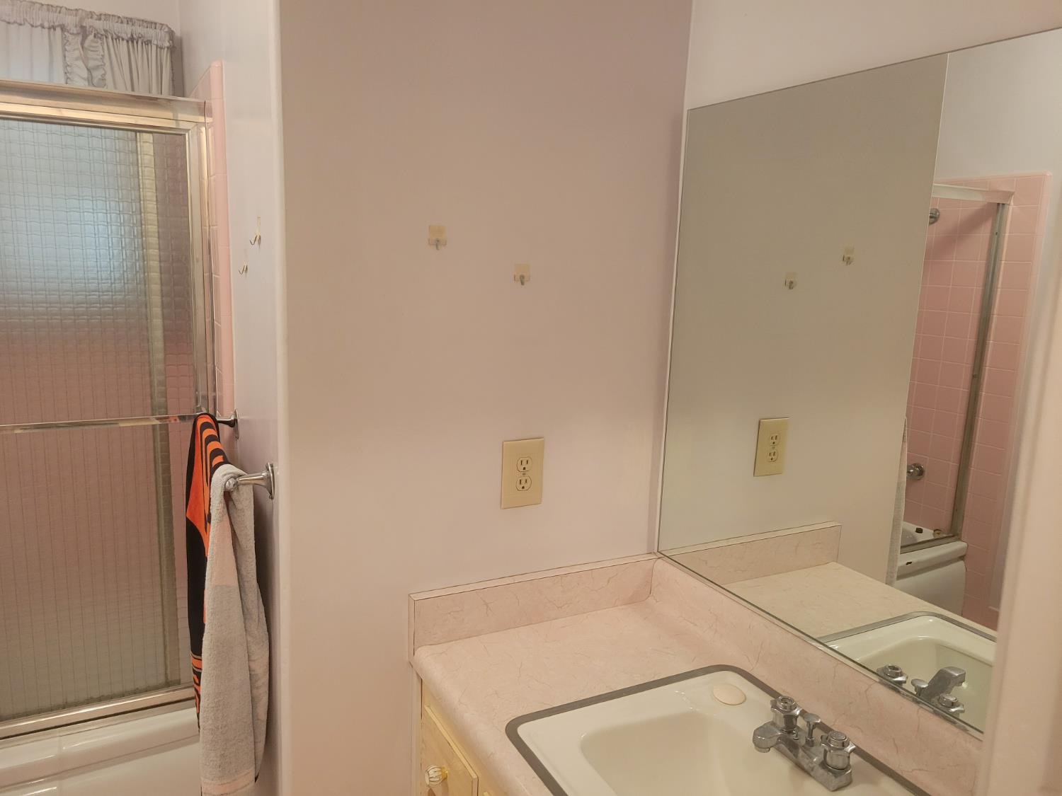 513 Fairview Ave, Madera, CA 93637