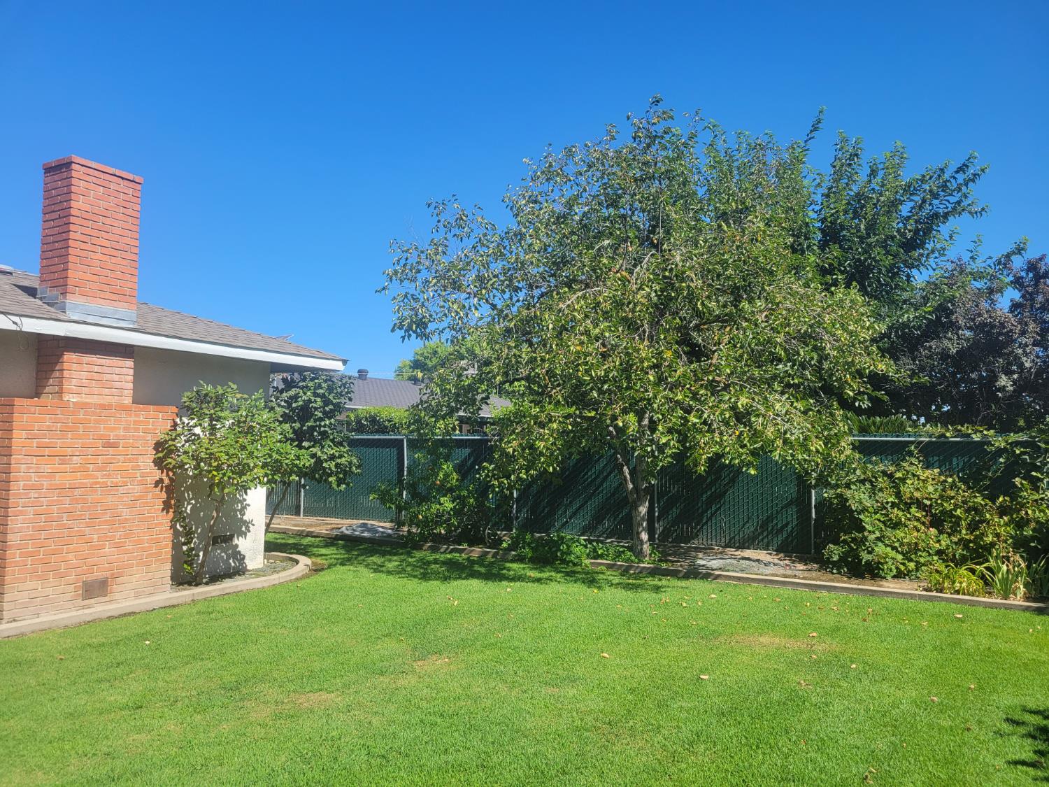 513 Fairview Ave, Madera, CA 93637
