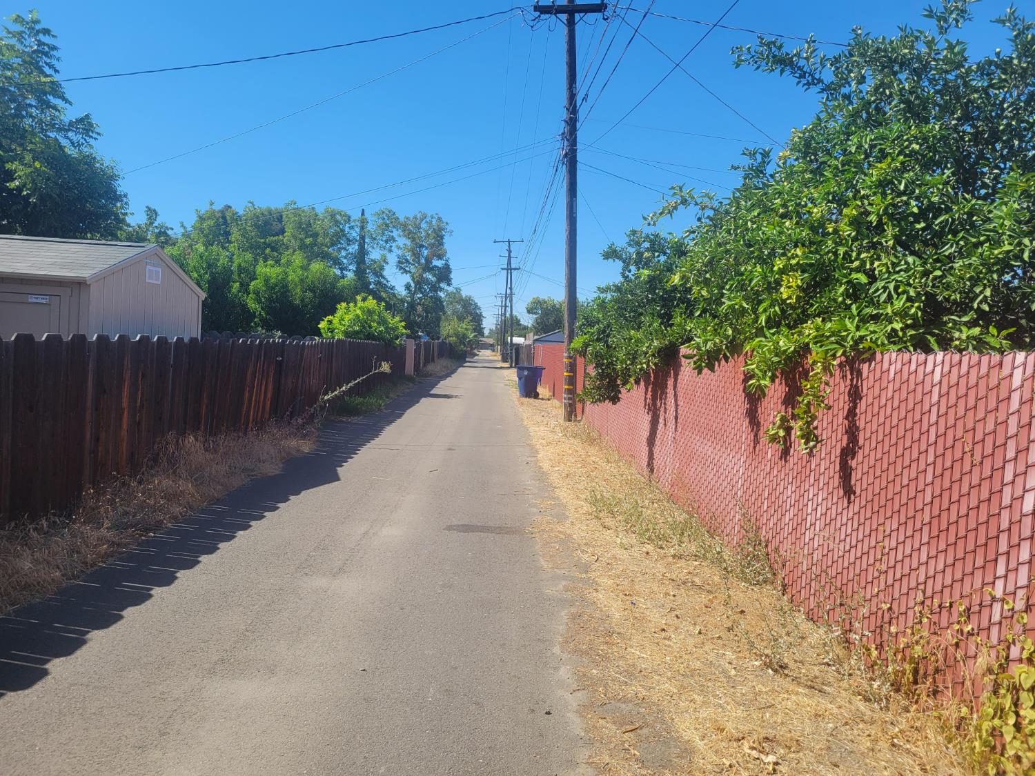 513 Fairview Ave, Madera, CA 93637