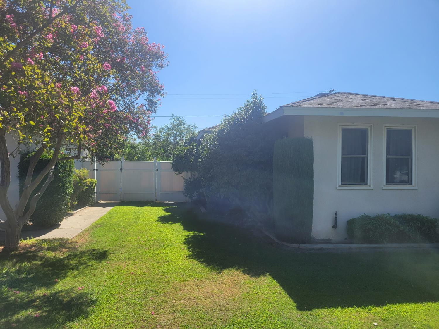 513 Fairview Ave, Madera, CA 93637