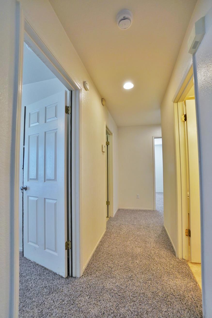 799 Daphne Ln, Lemoore, CA 93245