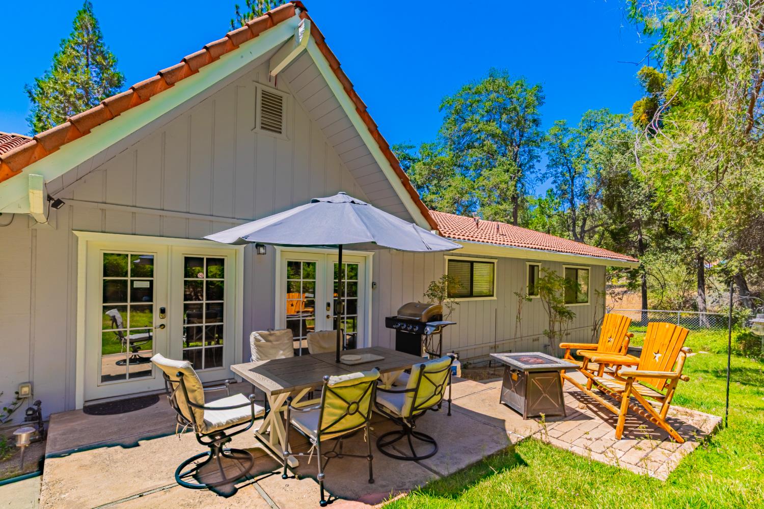 42395 Maples Ln, Oakhurst, CA 93644