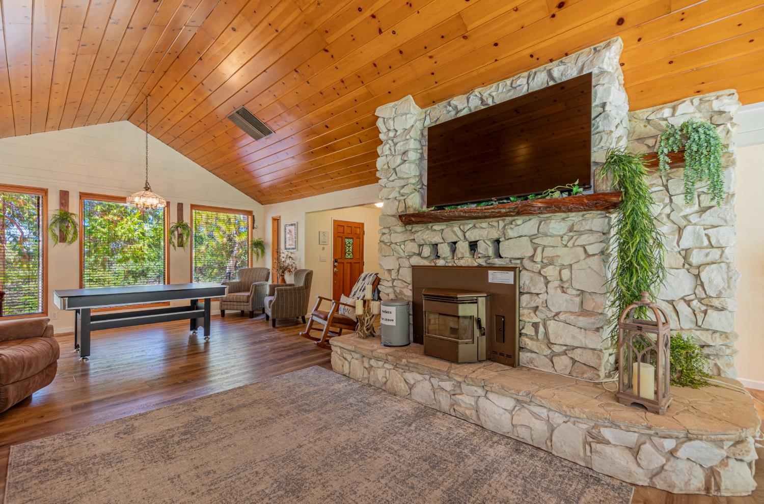 42395 Maples Ln, Oakhurst, CA 93644