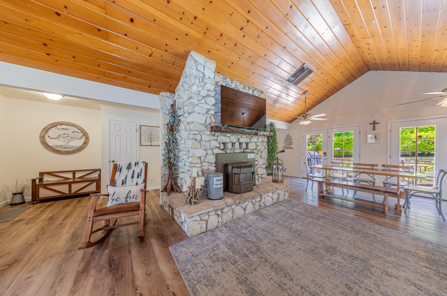 42395 Maples Ln, Oakhurst, CA 93644