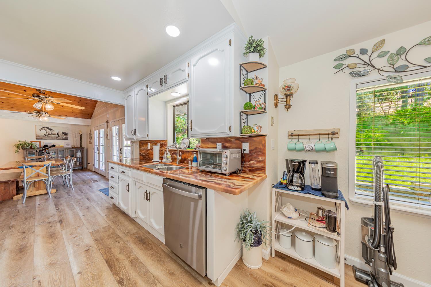 42395 Maples Ln, Oakhurst, CA 93644