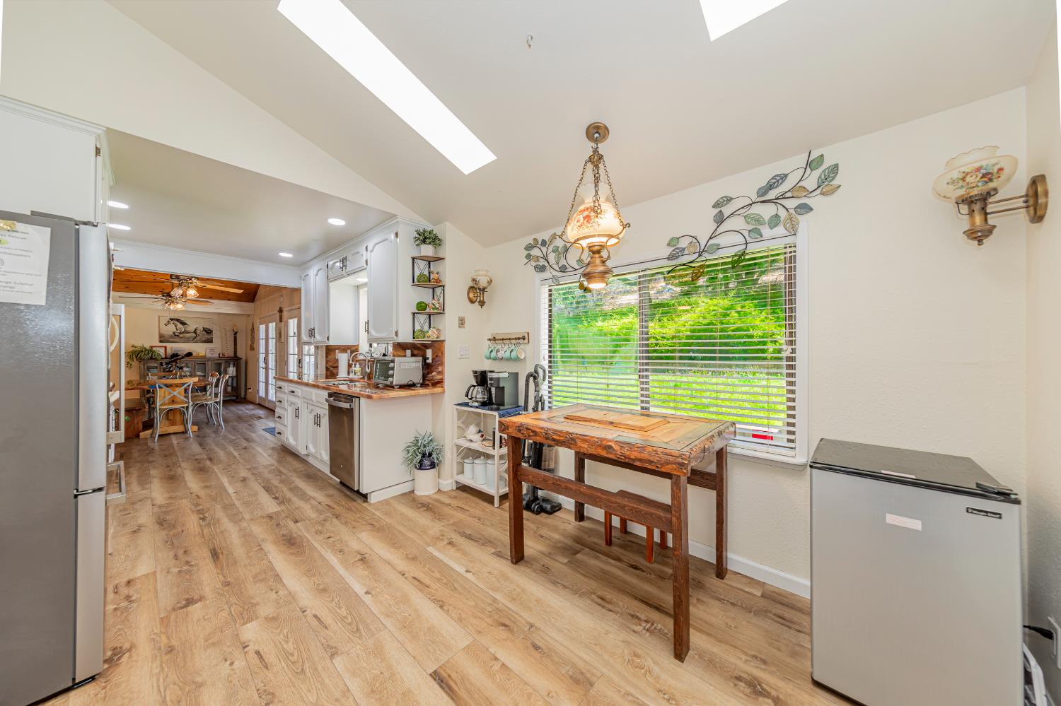 42395 Maples Ln, Oakhurst, CA 93644