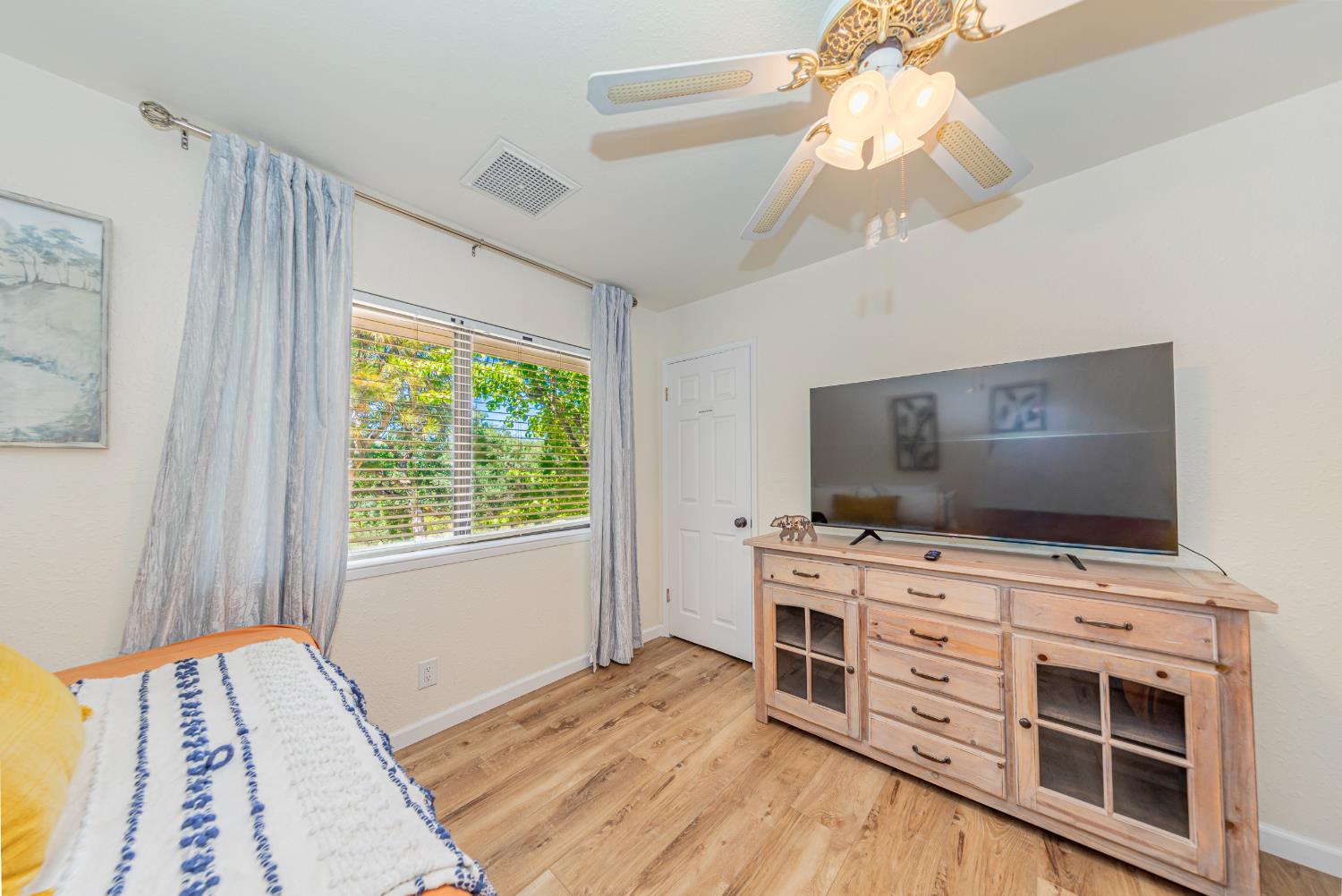 42395 Maples Ln, Oakhurst, CA 93644
