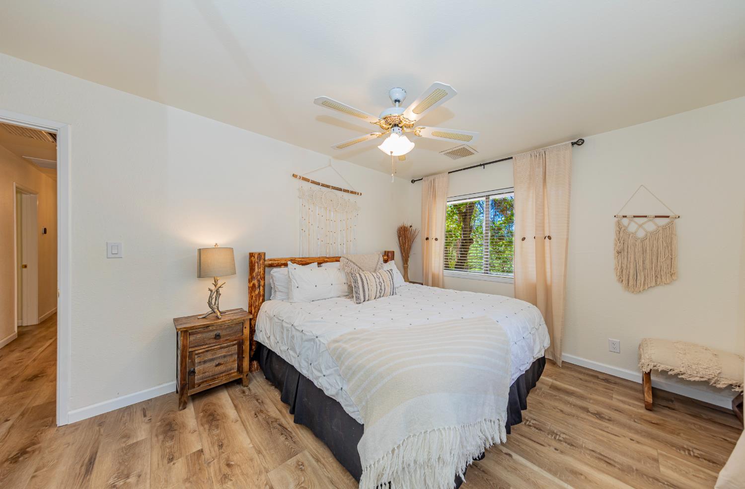 42395 Maples Ln, Oakhurst, CA 93644