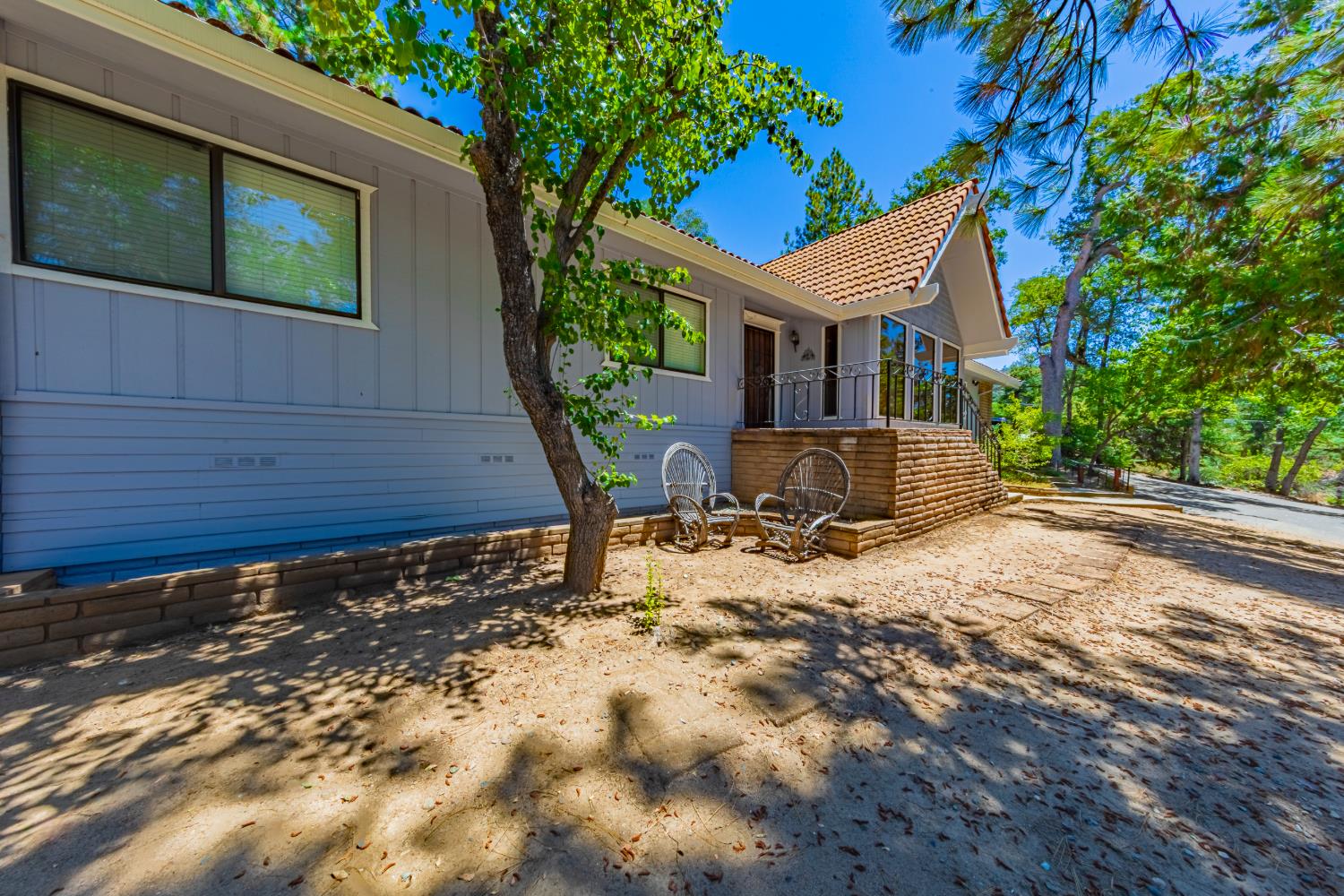 42395 Maples Ln, Oakhurst, CA 93644