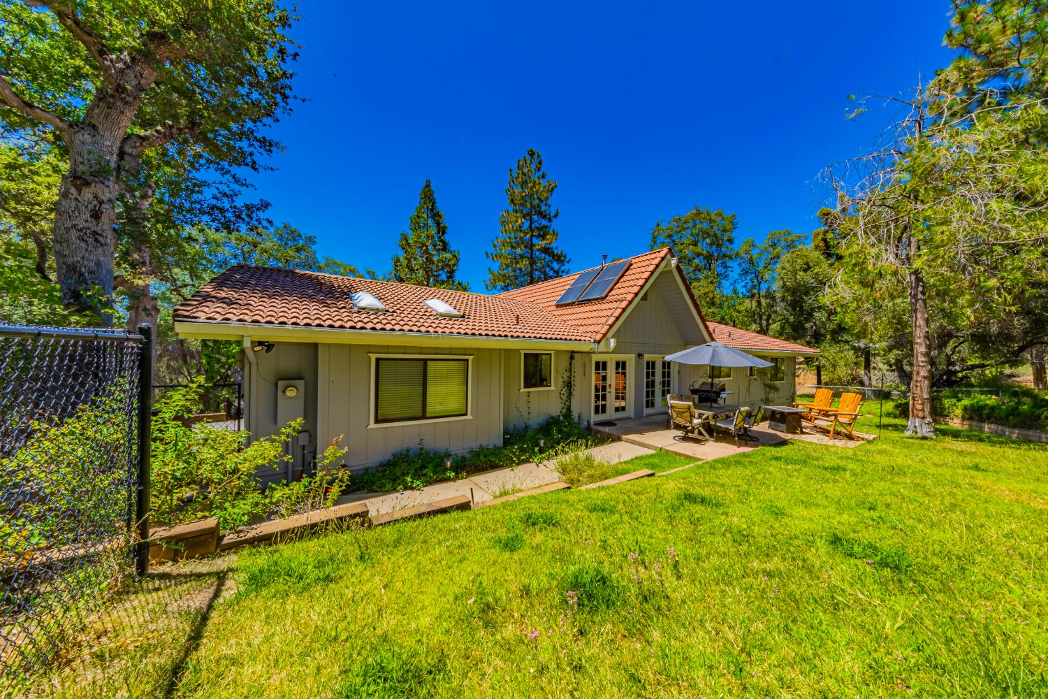 42395 Maples Ln, Oakhurst, CA 93644