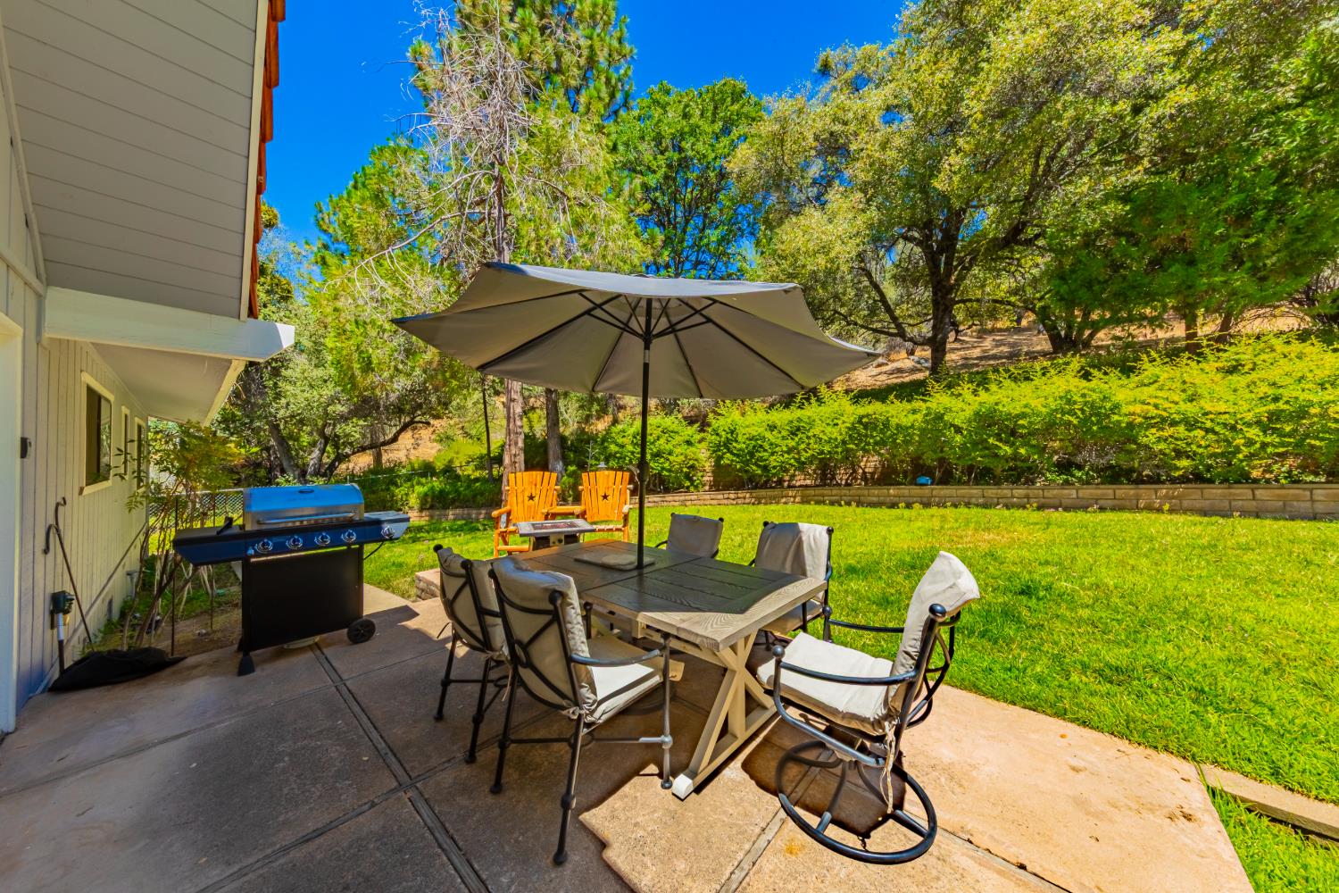 42395 Maples Ln, Oakhurst, CA 93644
