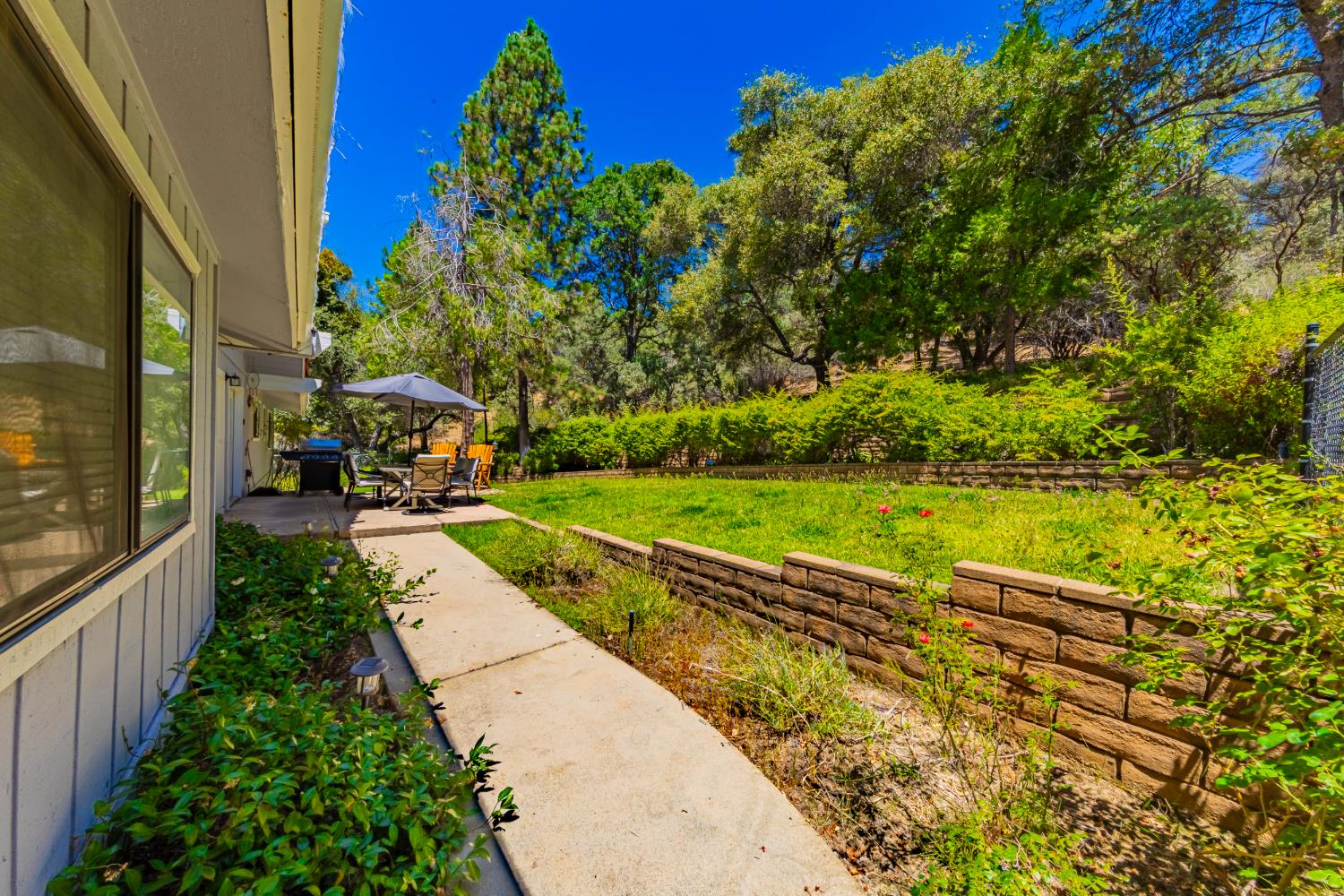 42395 Maples Ln, Oakhurst, CA 93644