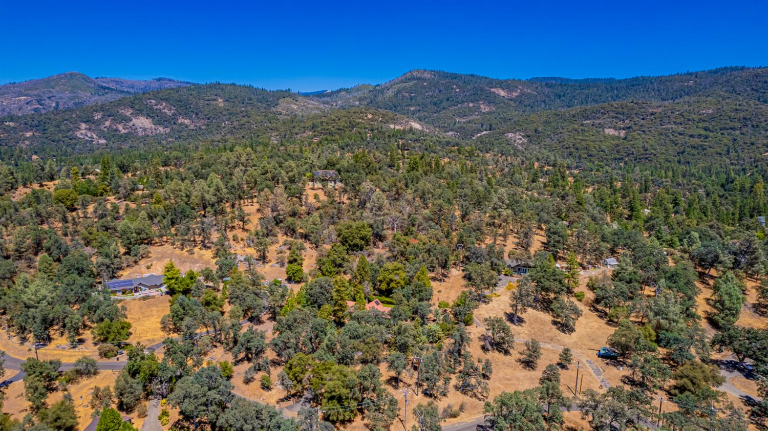 42395 Maples Ln, Oakhurst, CA 93644