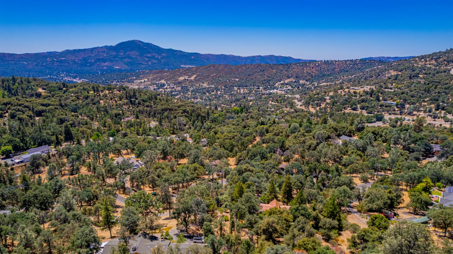 42395 Maples Ln, Oakhurst, CA 93644