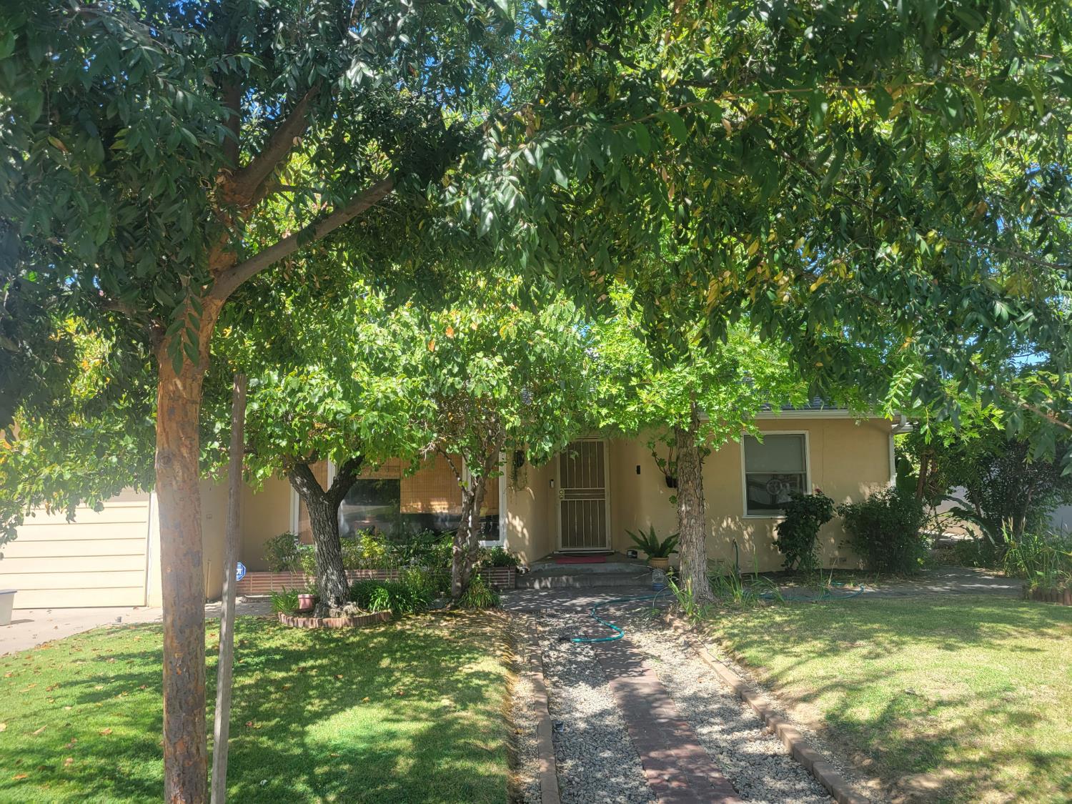514 Fairview Ave, Madera, CA 93637