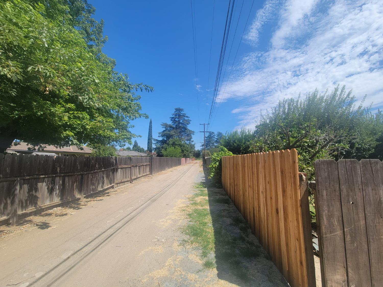 514 Fairview Ave, Madera, CA 93637