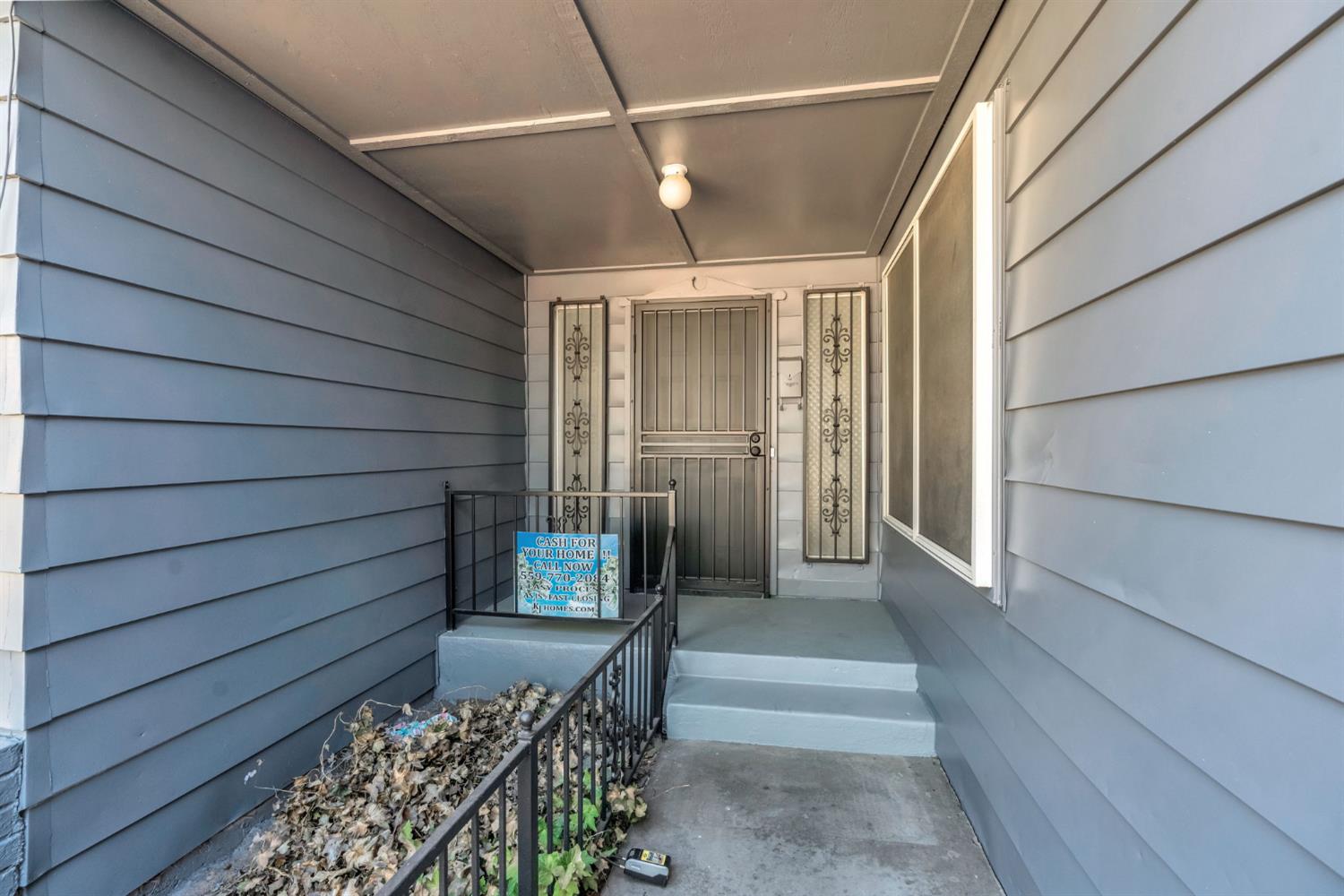 2673 S Lee Ave, Fresno, CA 93706